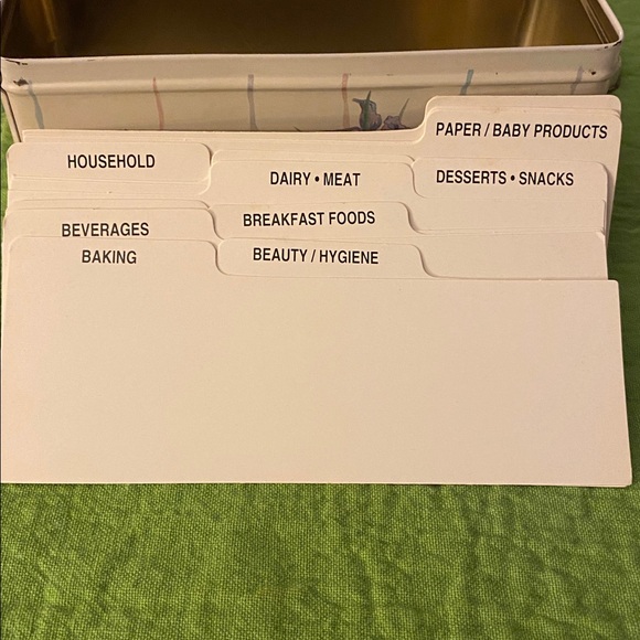 Vintage Coupon Tin with Corelle Shadow Iris Pattern - Picture 4 of 6